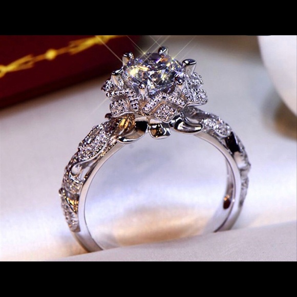 925 Silver White Sapphire & CZ Ring - Picture 2 of 5